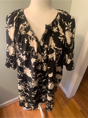 Ava & Viv Black Midi Tunic with Cream Floral Print, size 2X
